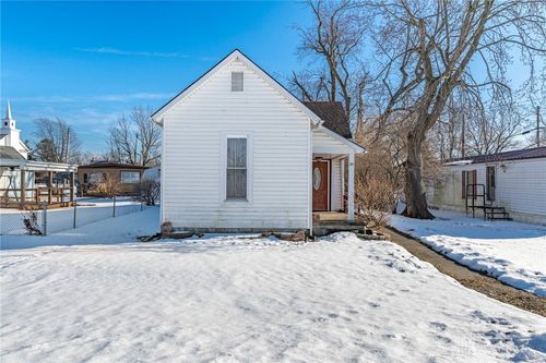 27 Cross St, Bloomingburg, OH, 43106-9046 | Card Image