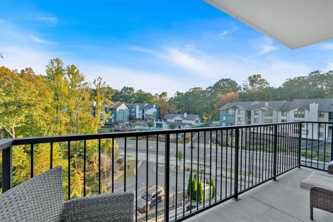 APT-303 - 6890 Peachtree Dunwoody Rd, Condo with 2 bedrooms, 2 bathrooms and 2 parking in Sandy Springs GA | Image 24