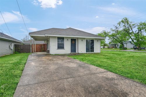 1500 Kennedy St, Bonham, TX, 75418-2527 | Card Image