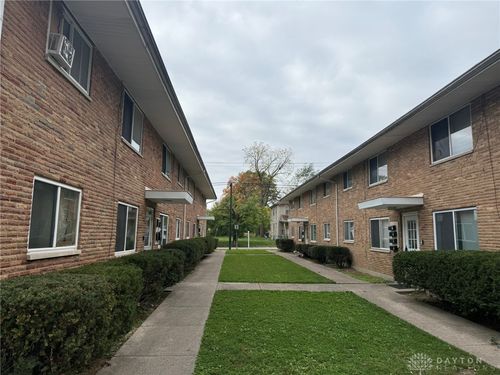 2929 Hoover Ave, Dayton, OH, 45402-5555 | Card Image