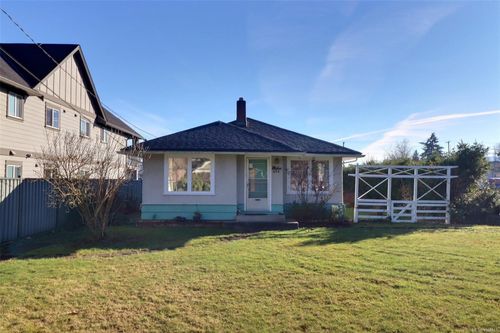 692 5th St, Courtenay, BC, V9N1K4 | Card Image