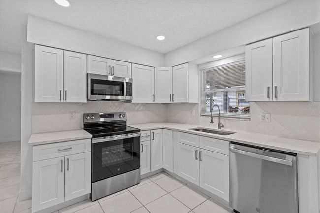 326 Circle Dr, House other with 3 bedrooms, 2 bathrooms and null parking in Palm Harbor FL | Image 14
