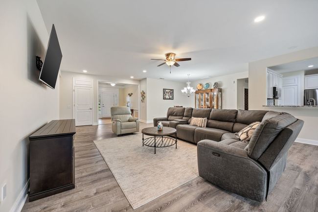 2543 Edgewater Dr, House other with 3 bedrooms, 2 bathrooms and 2 parking in Elgin IL | Image 9