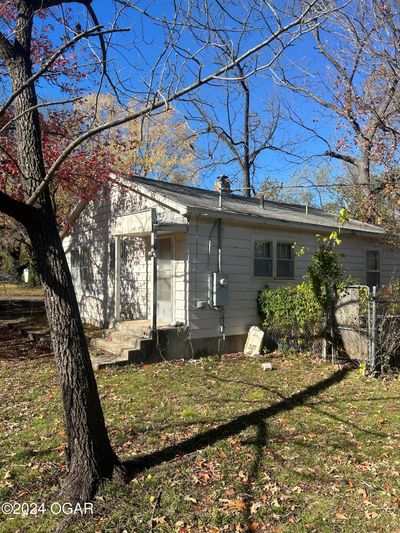 211 S Brownell Avenue, House other with 2 bedrooms, 1 bathrooms and null parking in Joplin MO | Image 2