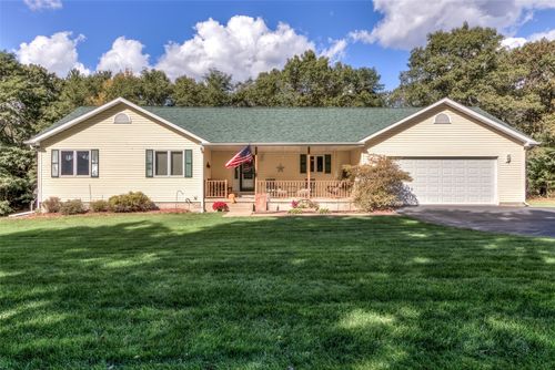 7180 9 Mile Creek Rd, Eau Claire, WI, 54701-8301 | Card Image