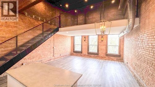 301-164 King St W, Chatham, ON, N7M1E3 | Card Image