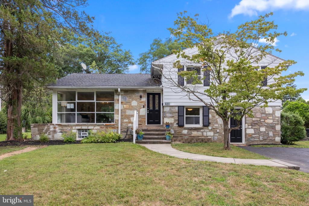 Twickenham Rd, Glenside, PA 19038