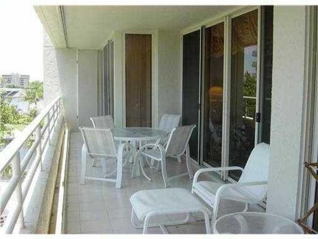 APT-308 - 4201 N Ocean Blvd, Condo with 2 bedrooms, 2 bathrooms and null parking in Boca Raton FL | Image 9