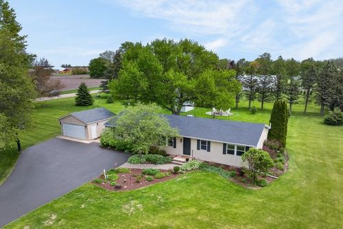 5N675 Cochise Dr, Maple Park, IL, 60151-8856 | Card Image