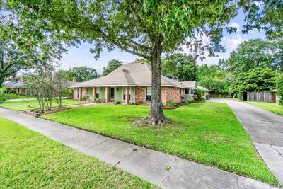 12407 Lake Sherwood Ave, House other with 4 bedrooms, 2 bathrooms and null parking in Baton Rouge LA | Image 2