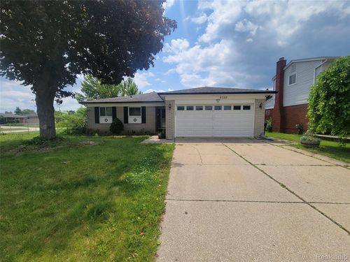 3136 Alden Dr, Sterling Heights, MI, 48310-6037 | Card Image