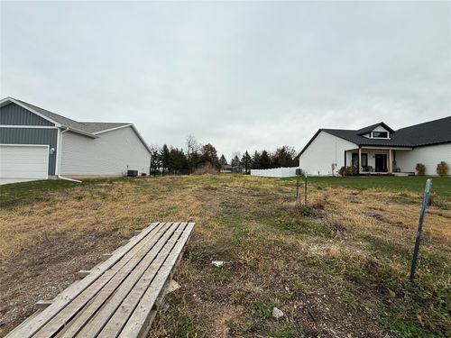 607 Ironwood Ave, Woodward, IA, 50276-2078 | Card Image