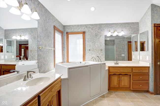 6640 Greenridge Dr, House other with 4 bedrooms, 5 bathrooms and null parking in Indianapolis IN | Image 37