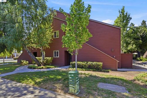 947 Catkin Ct, San Jose, CA, 95128-4717 | Card Image