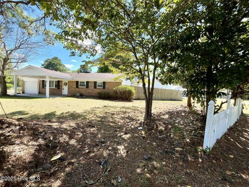 400 Ramsey Dr, Jacksonville, NC, 28540-6946 | Card Image