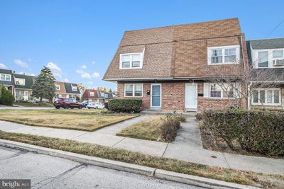 586 B St, Townhouse with 3 bedrooms, 1 bathrooms and null parking in KING OF PRUSSIA PA | Image 2