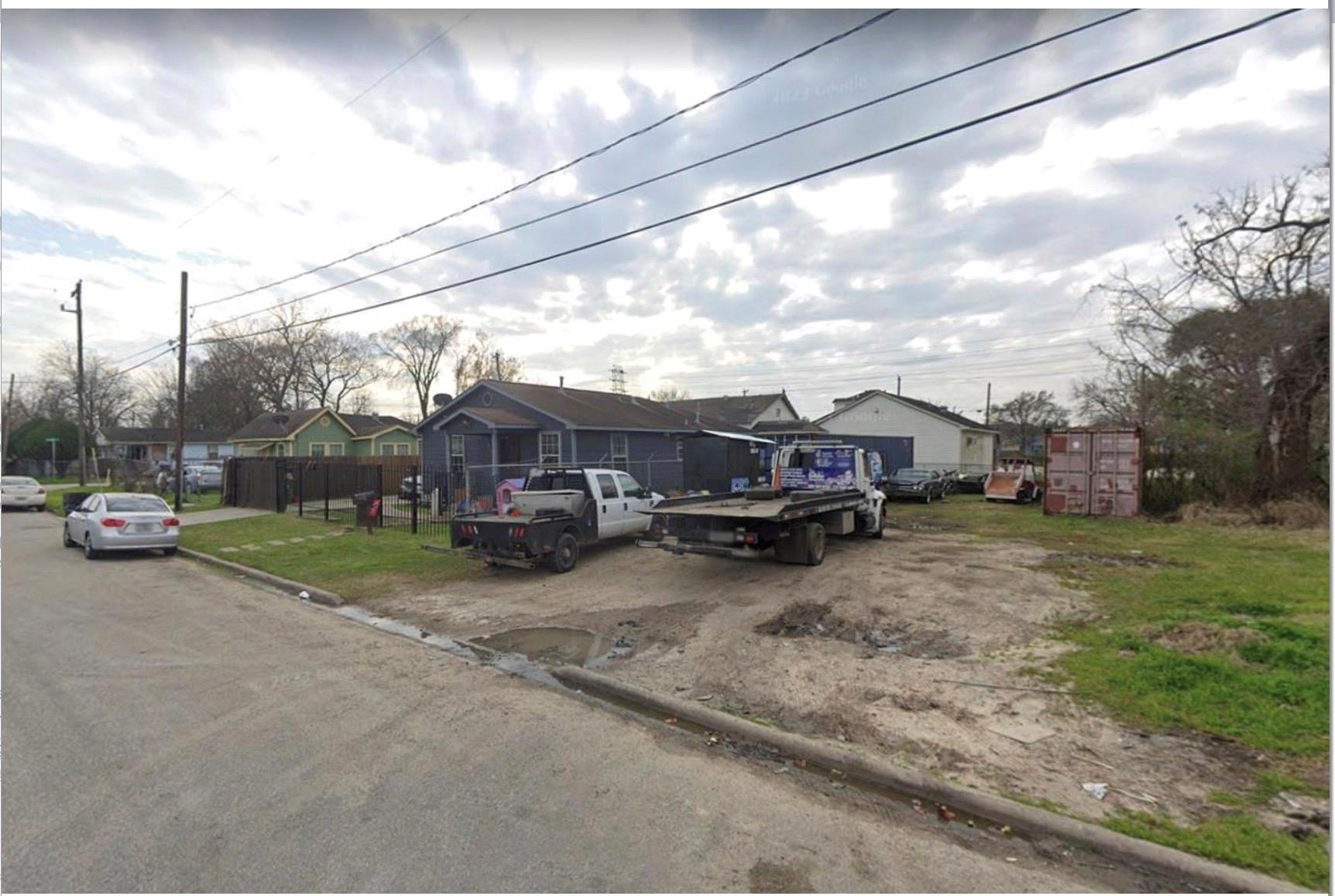 Land in Houston 2