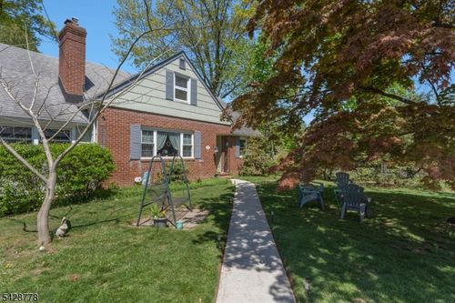246 4th St, Dunellen, NJ, 08812-1315 | Card Image