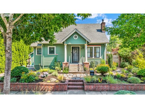 39 Ash St, Eugene, OR, 97402-4207 | Card Image