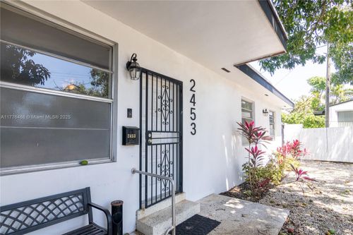 2453 Sw 17th St, Miami, FL, 33145-2001 | Card Image