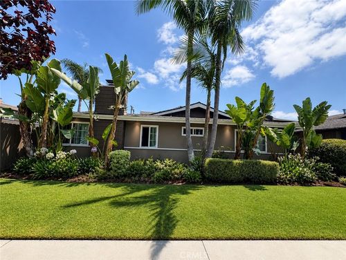 d-17102 Emerald Ln, Huntington Beach, CA, 92647-5785 | Card Image