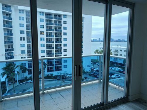 apt-6t-7501 E Treasure Dr, North Bay Village, FL, 33141-4398 | Card Image