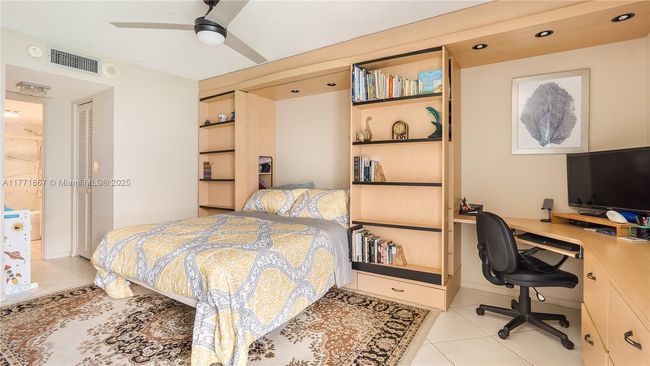 APT-2801 - 1370 Ocean Blvd, Condo with 2 bedrooms, 3 bathrooms and null parking in Pompano Beach FL | Image 18