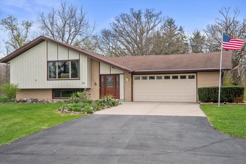 10456 S 92nd Street, Franklin, WI, 53132 | Card Image