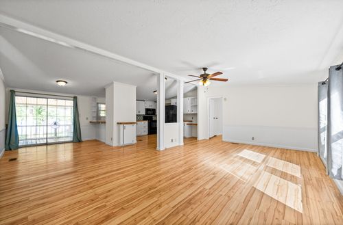 315 Riverview Dr, Dover, TN, 37058-5490 | Card Image