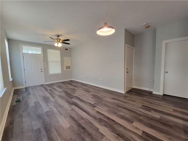 APT-1401 - 1201 Grove Blvd, Condo with 3 bedrooms, 3 bathrooms and 2 parking in Austin TX | Image 5