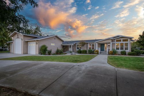 8646 Cairo Ave, Laton, CA, 93242-9614 | Card Image