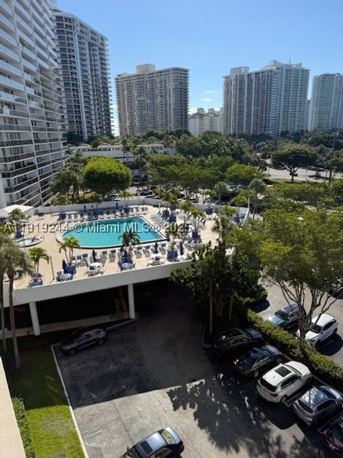 706-3701 N Country Club Dr, Aventura, FL, 33180-1718 | Card Image