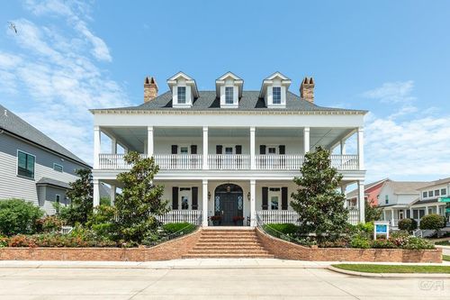 7 Caroline St, Galveston, TX, 77554-1402 | Card Image