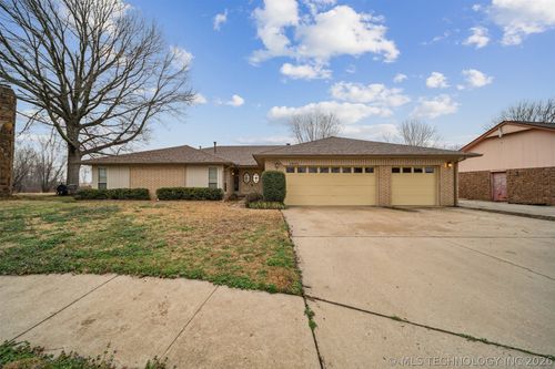 1601 Merlin Circle, Pryor, OK, 74361 | Card Image