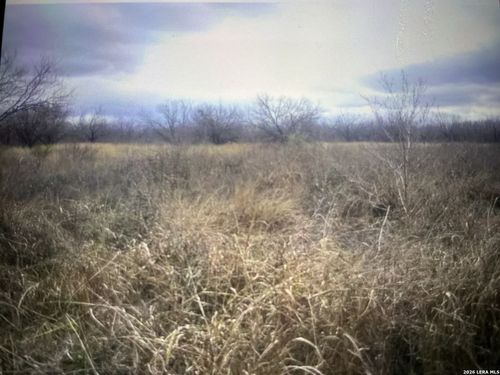 332 Private Road 6632, Devine, TX, 78016-2278 | Card Image