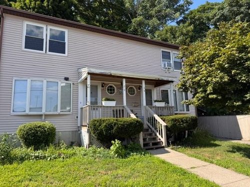 32 Bowles Ct, Pawtucket, RI, 02860-5200 | Card Image