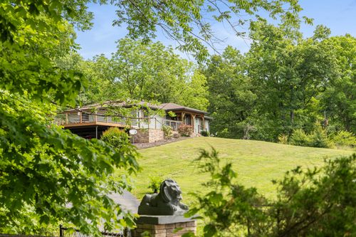 7623 Highway 100, Bon Aqua, TN, 37025-3100 | Card Image