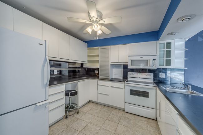 APT-2A - 4524 Kings Walk Dr, Condo with 2 bedrooms, 2 bathrooms and 2 parking in Rolling Meadows IL | Image 6