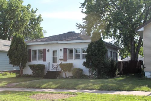2322 Wood St, La Crosse, WI, 54603-1996 | Card Image