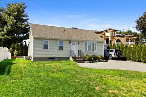 2640 Diamond Hill Rd, Cumberland, RI, 02864-4110 | Card Image