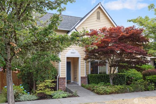 9907 223rd Pl Ne, Redmond, WA, 98053-1956 | Card Image