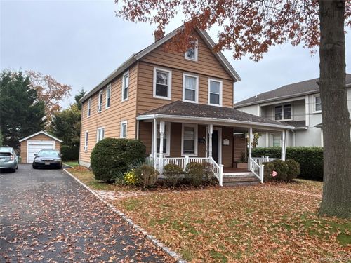 1-30 Hicks Ln, Great Neck, NY, 11024-2028 | Card Image