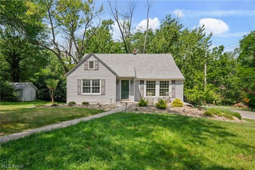 7750 Lewis Rd, Olmsted Falls, OH, 44138-2048 | Card Image