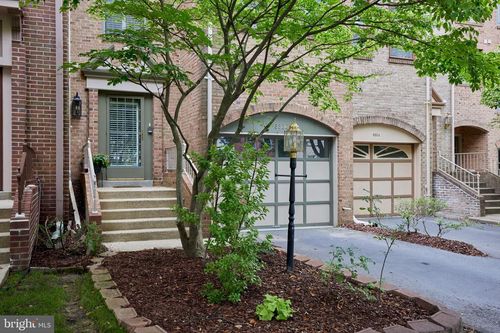 8832 Woodland Dr, SILVER SPRING, MD, 20910-2742 | Card Image