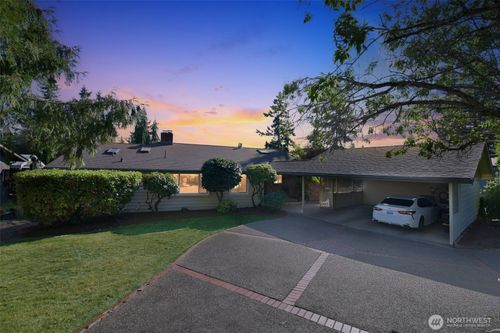 12455 Se 26th Pl, Bellevue, WA, 98005-4154 | Card Image