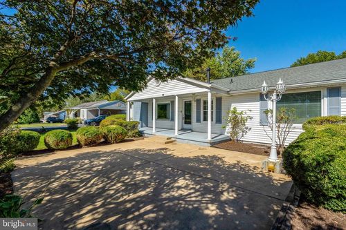 9008 Rugby Rd, Manassas Park, VA, 20111-1513 | Card Image