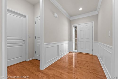 57-49724 Broadacre Dr, Macomb, MI, 48042-4844 | Card Image