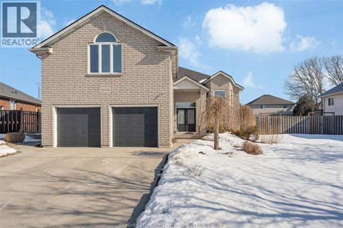 12006 Shiff Dr, Tecumseh, ON, N8N0G1 | Card Image