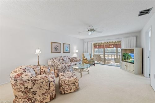 d7-300 Valley Stream Dr, NAPLES, FL, 34113-4157 | Card Image