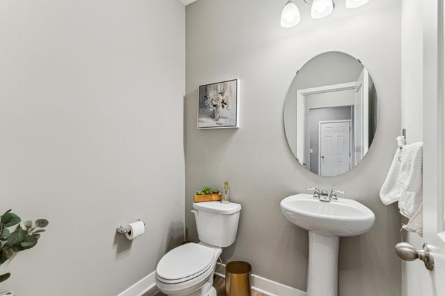 Powder bathroom main level | Image 10